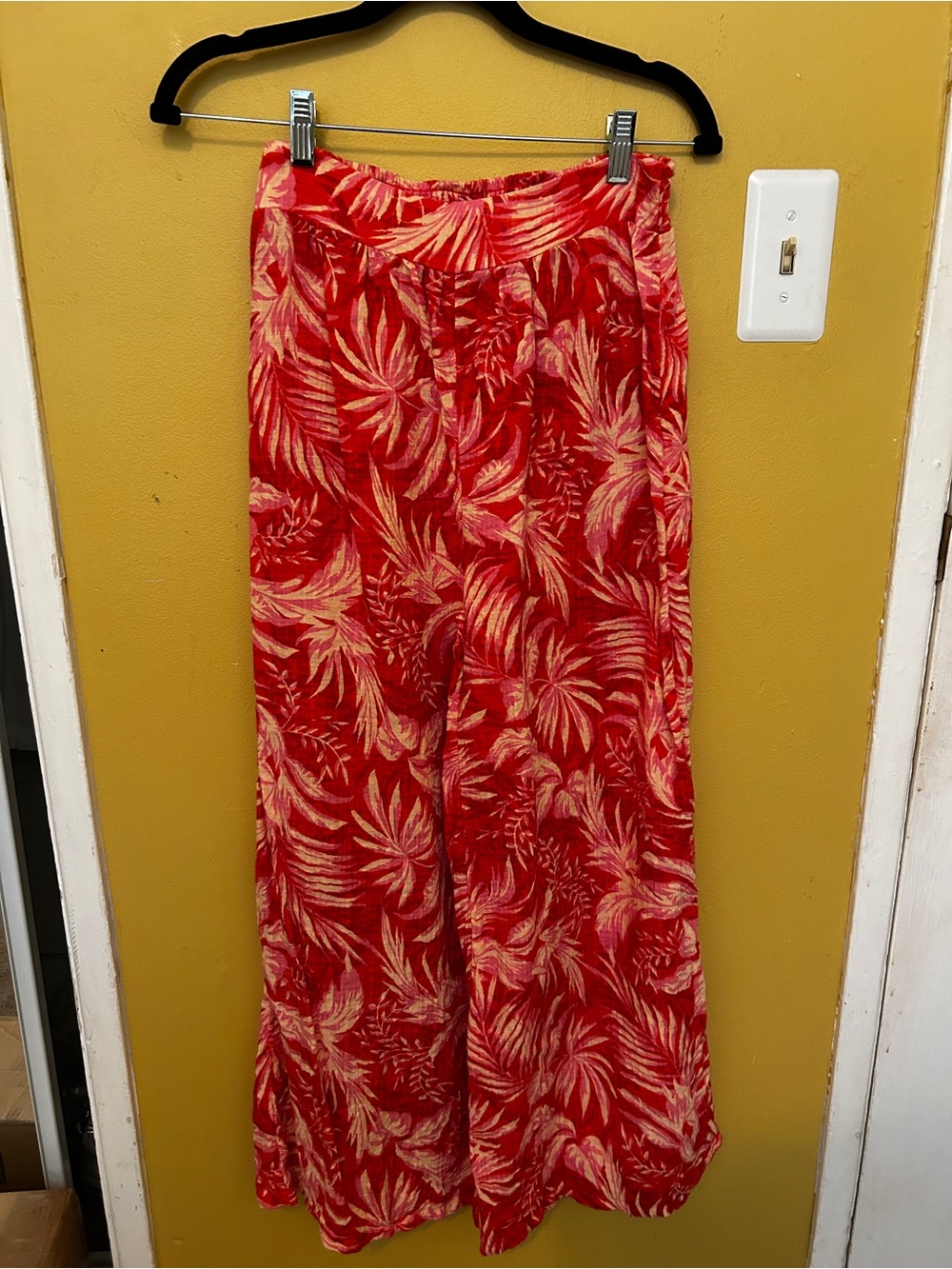 Ripcurl Tropical Print Wide-Leg Bottoms. Orange, Pink & White